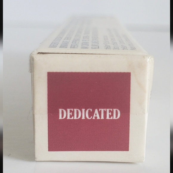 NIB theBalm Matte Liquid Lipstick Meet Matt Hughes DEDICATED - Picture 5 of 5